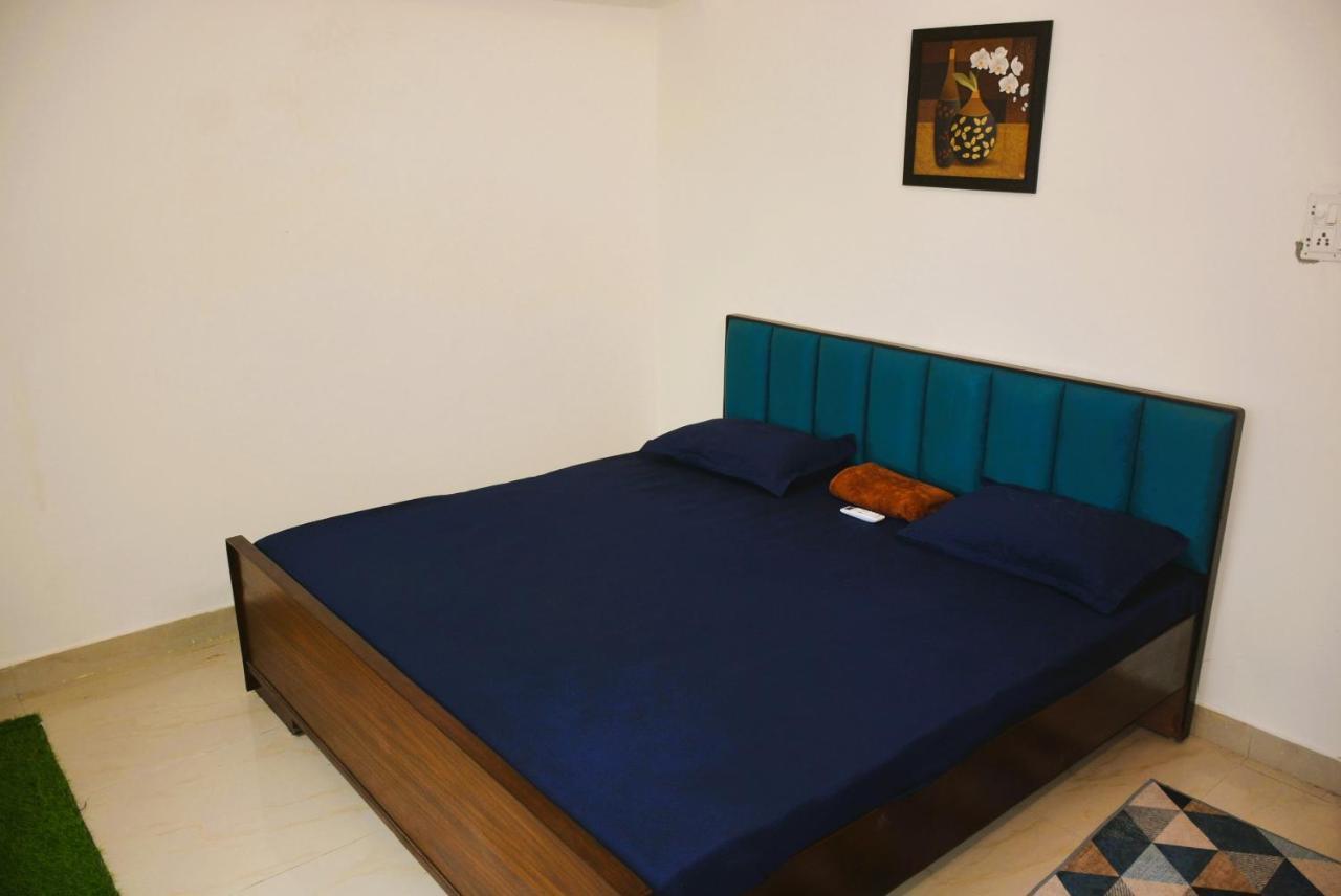 Blue Beds Homestay, Exotic 2Bhk Ac House จาบัลปูร์ ภายนอก รูปภาพ