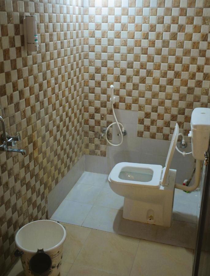Blue Beds Homestay, Exotic 2Bhk Ac House จาบัลปูร์ ภายนอก รูปภาพ