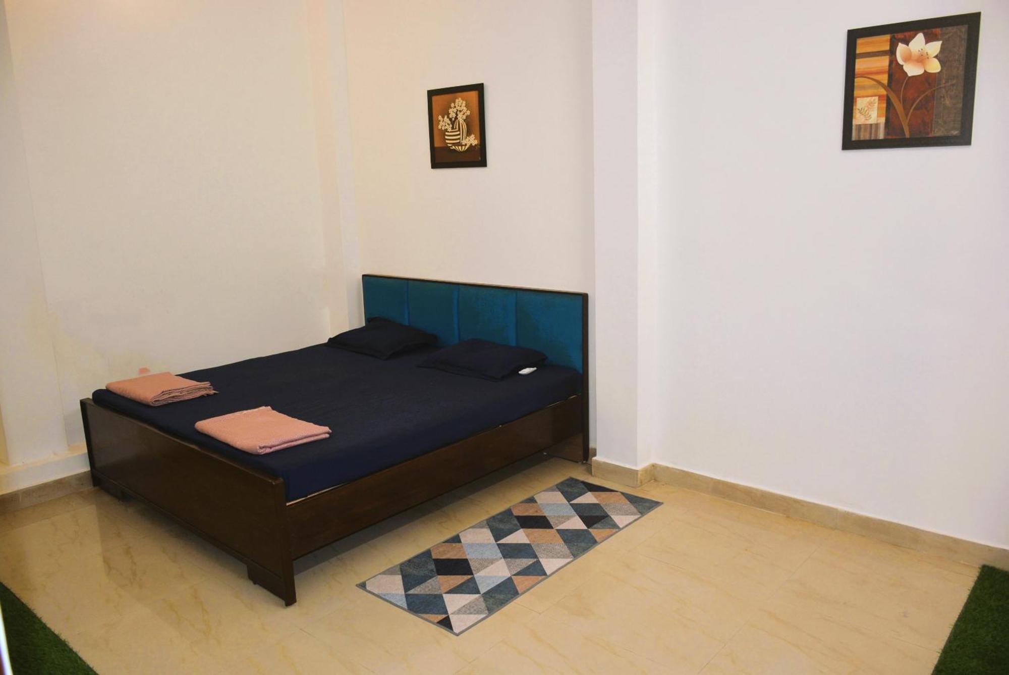 Blue Beds Homestay, Exotic 2Bhk Ac House จาบัลปูร์ ภายนอก รูปภาพ