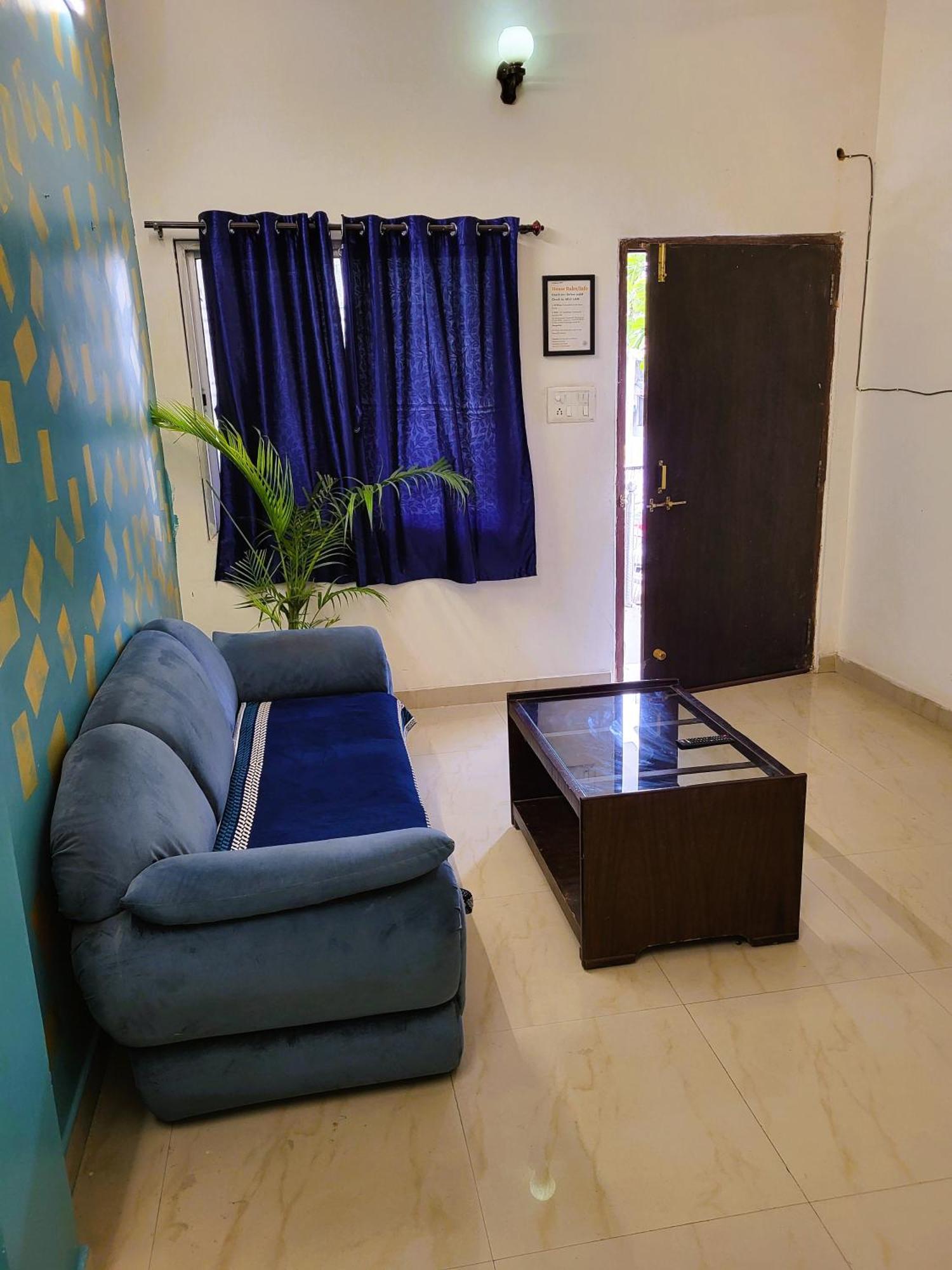 Blue Beds Homestay, Exotic 2Bhk Ac House จาบัลปูร์ ภายนอก รูปภาพ