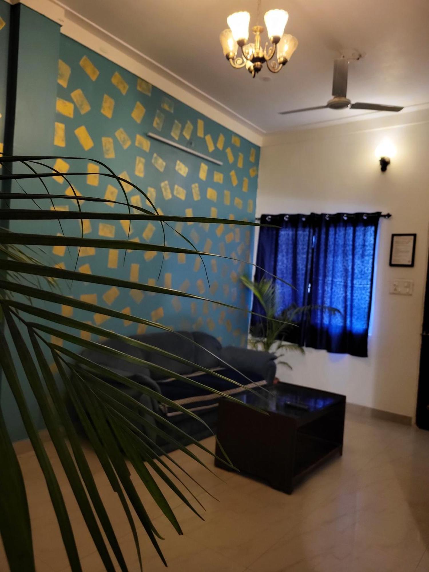 Blue Beds Homestay, Exotic 2Bhk Ac House จาบัลปูร์ ภายนอก รูปภาพ